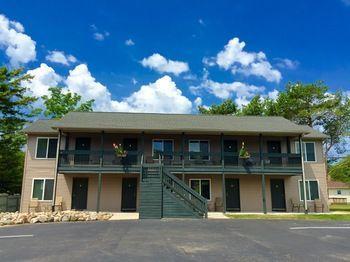 Au Sable Lucky Horseshoe Cabins酒店 外观 照片
