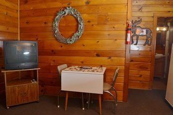 Au Sable Lucky Horseshoe Cabins酒店 外观 照片